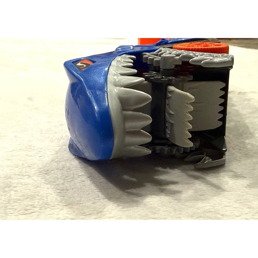 Hot Wheels Shark Chomp Transporter GVG36 Blue Orange Mattel 2020‎ Toy Truck